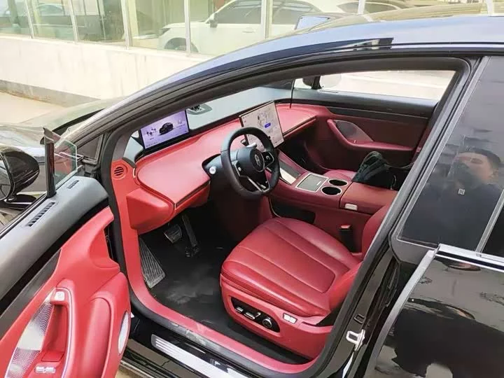 Luxeed R7