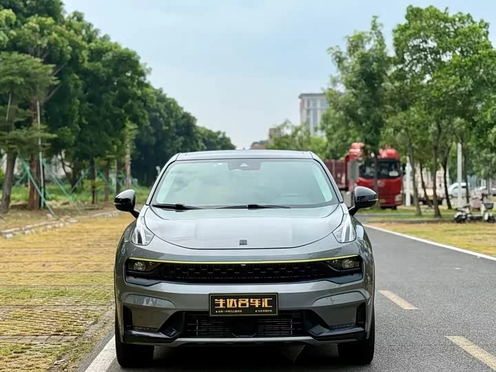 Lynk & Co 05