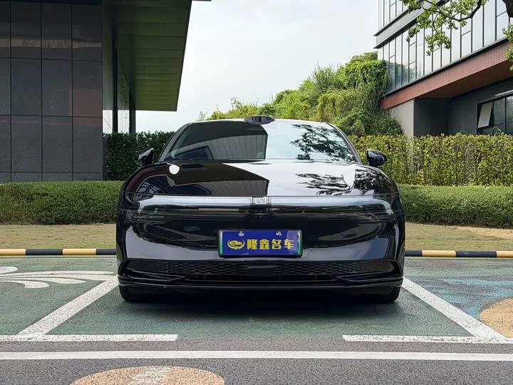 ZEEKR 007