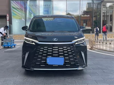 Lexus LM