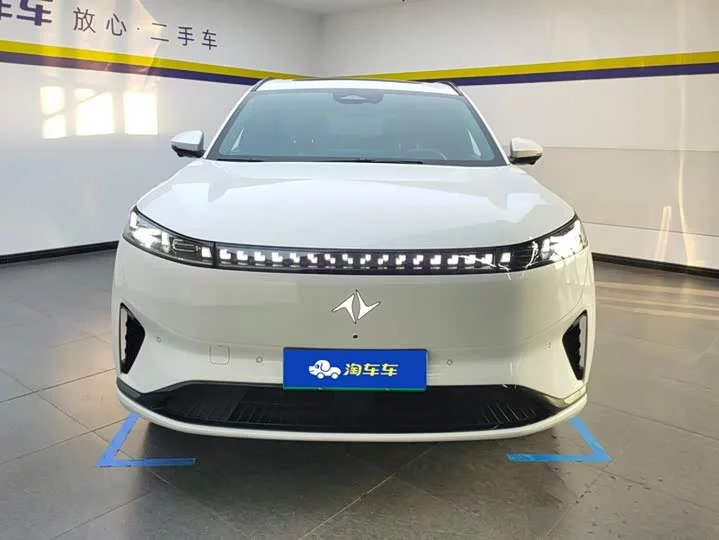 Dongfeng eπ008