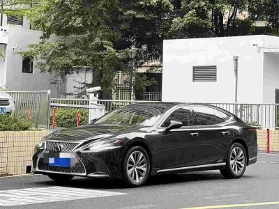 Lexus LS