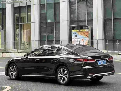 Lexus LS