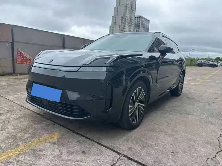 Lynk & Co 08 EM-P