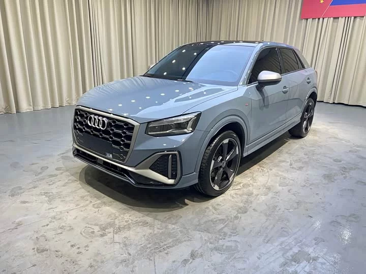 Audi Q2L