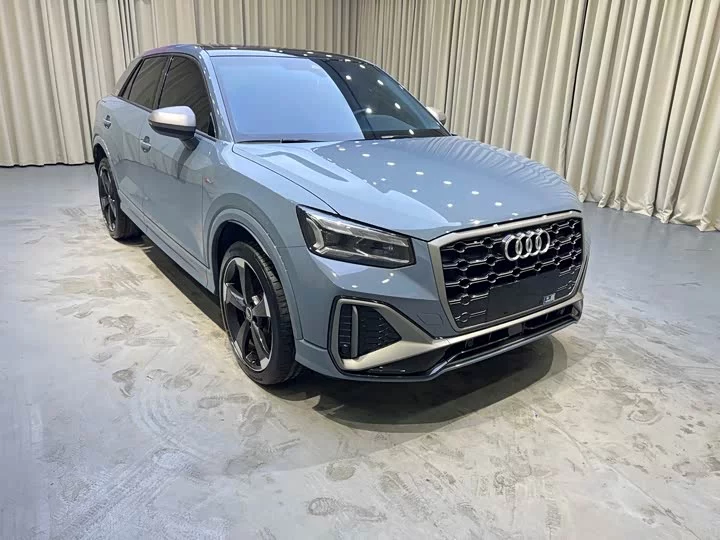 Audi Q2L