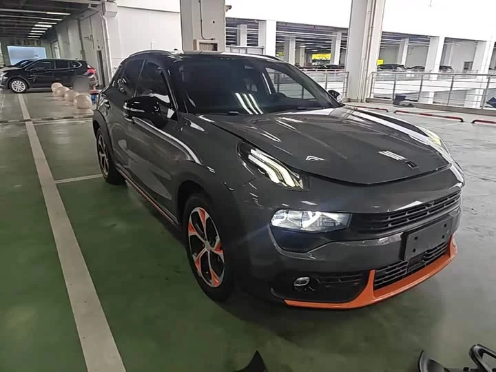 Lynk & Co 02