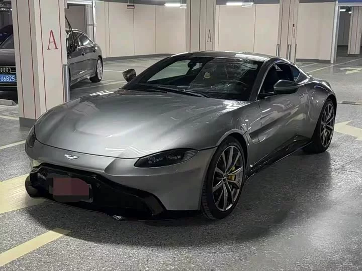 Aston Martin V8 Vantage