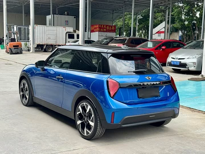 MINI 