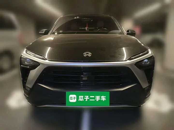 NIO ES8