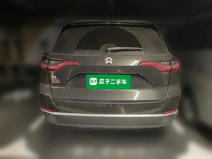 NIO ES8