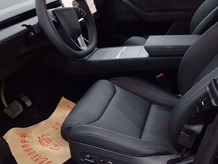 Tesla Model Y L