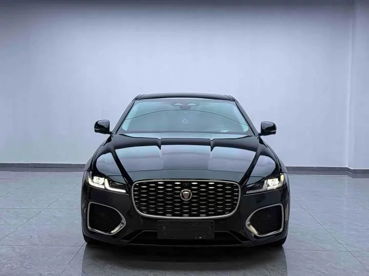 Jaguar XFL