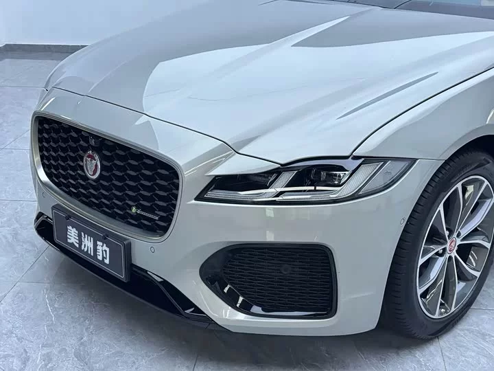 Jaguar XFL