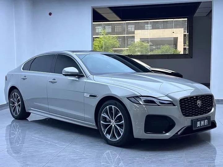 Jaguar XFL