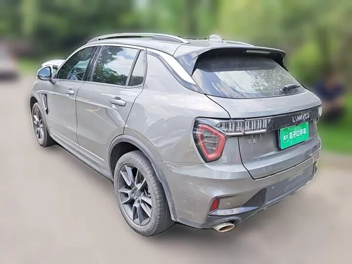 Lynk & Co 01