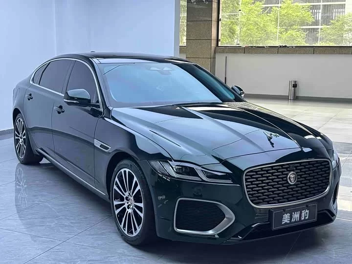 Jaguar XFL