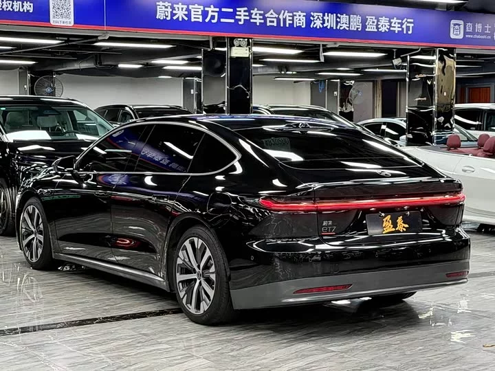 NIO ET7