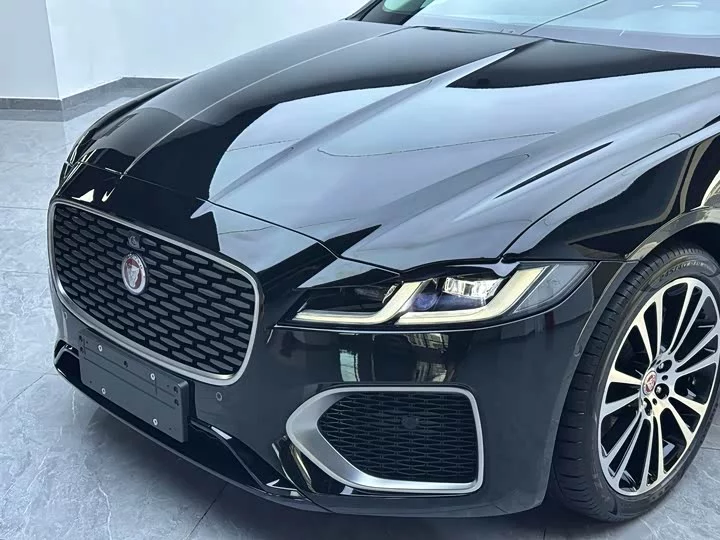 Jaguar XFL