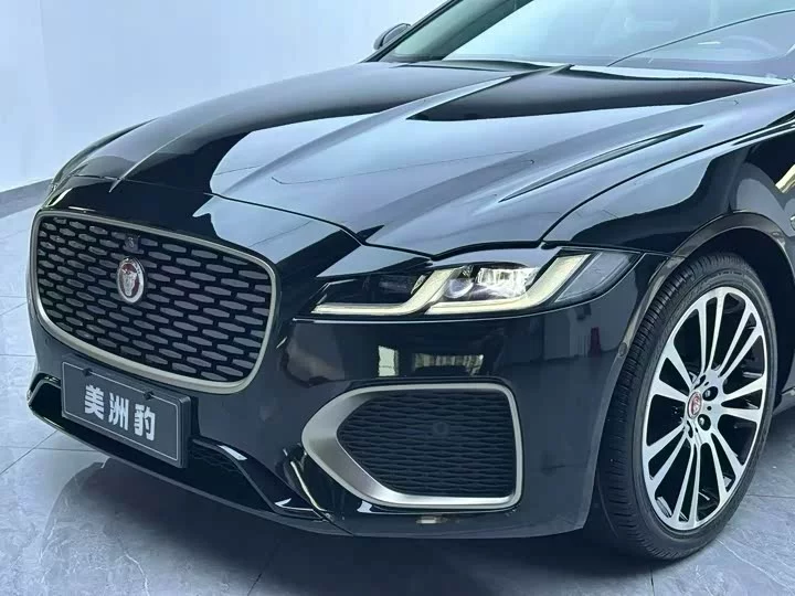 Jaguar XFL