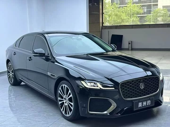 Jaguar XFL