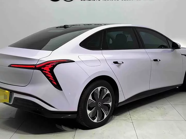 Hongqi Tiangong 05