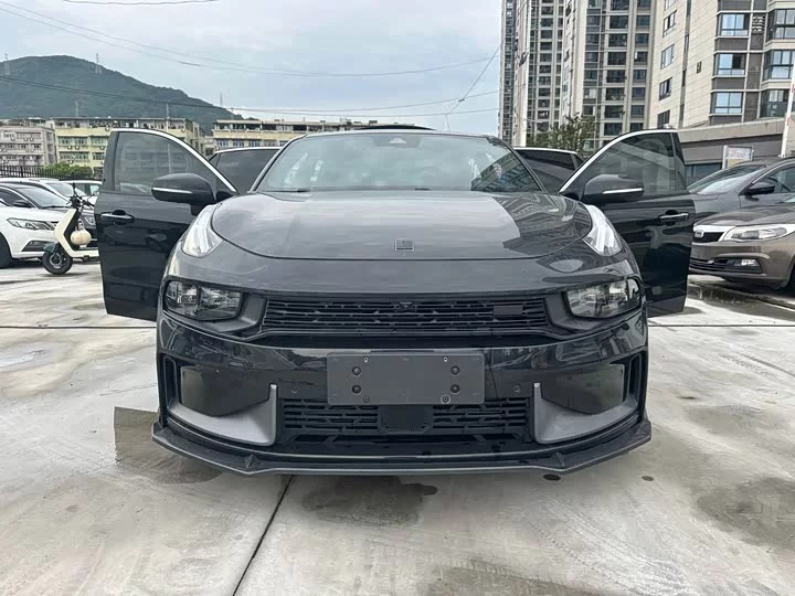 Lynk & Co 03