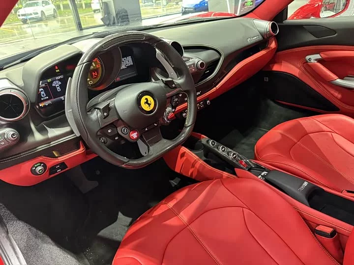 ferrari F8