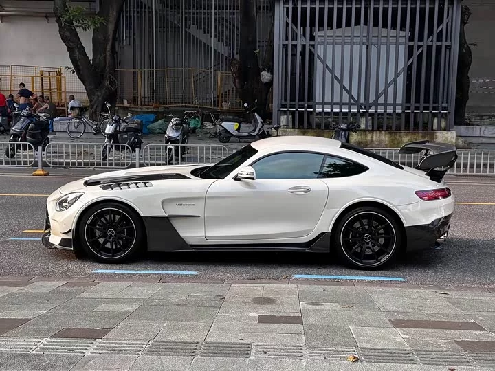 Mercedes-Benz AMG GT