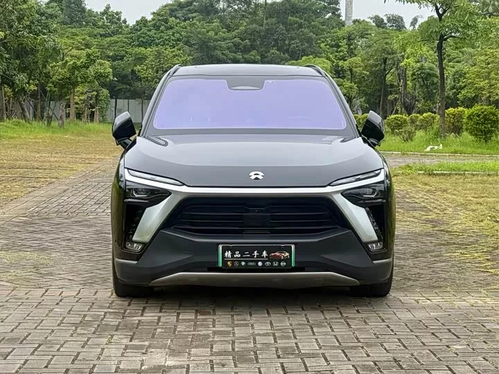 NIO ES8