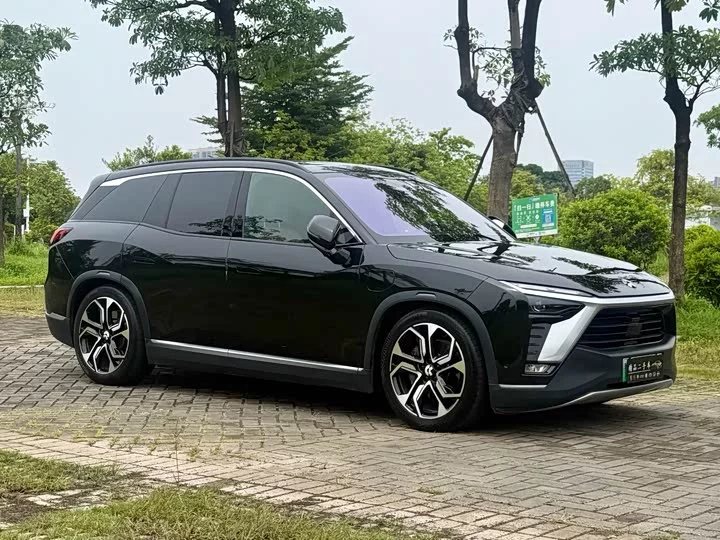 NIO ES8