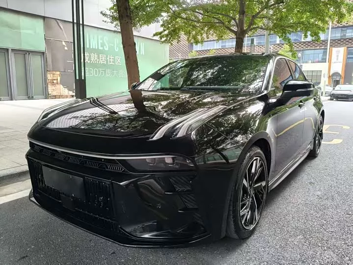 Lynk & Co 03