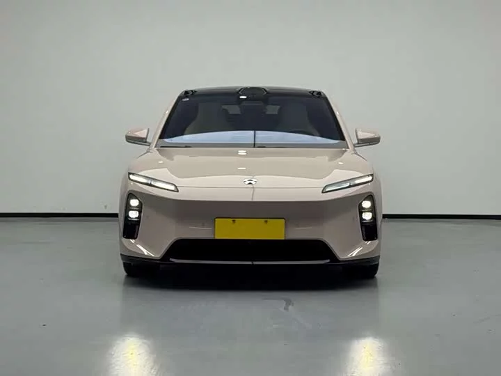 NIO ET5