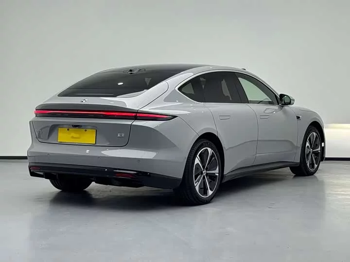 NIO ET5