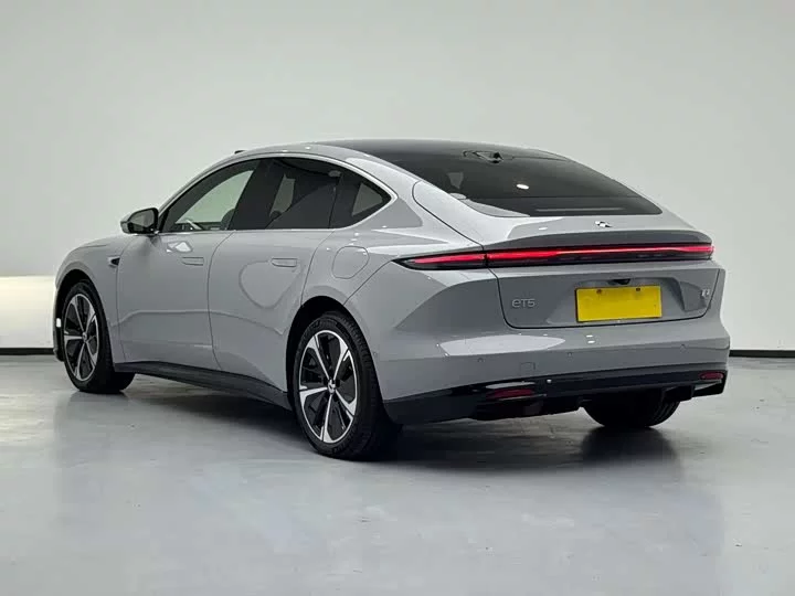 NIO ET5