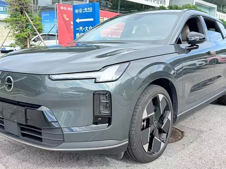 Volvo XC70 plug-in hybrid