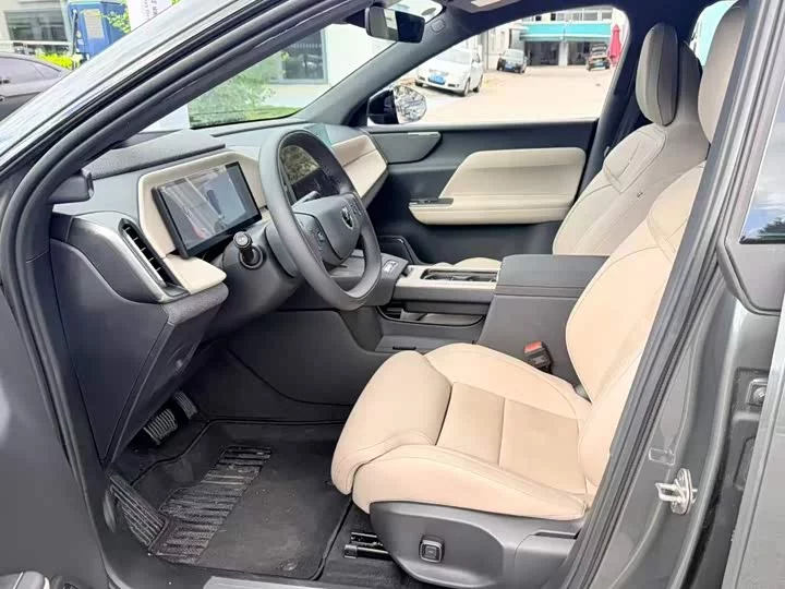 Volvo XC70 plug-in hybrid