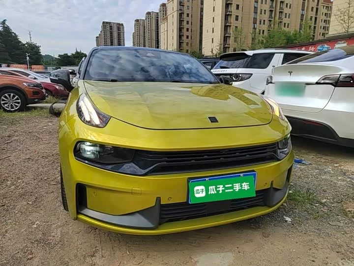 Lynk & Co 03