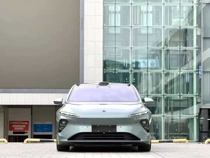 NIO ET7