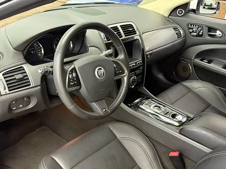 Jaguar XK
