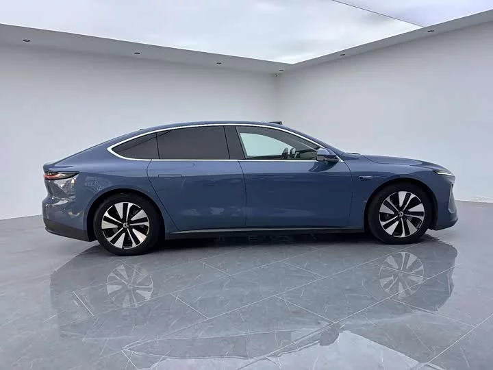 NIO ET7