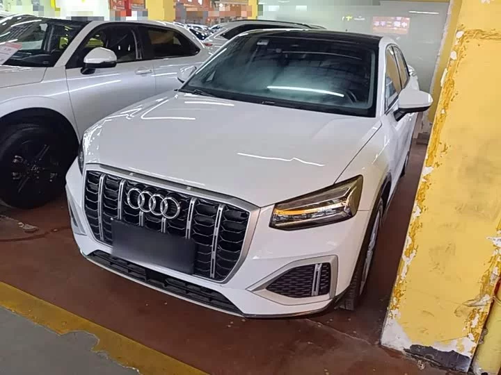 Audi Q2L