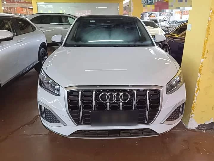 Audi Q2L