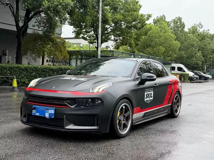 Lynk & Co 03