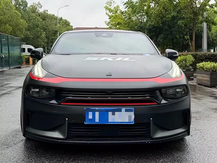 Lynk & Co 03