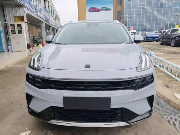 Lynk & Co 06 EM-P
