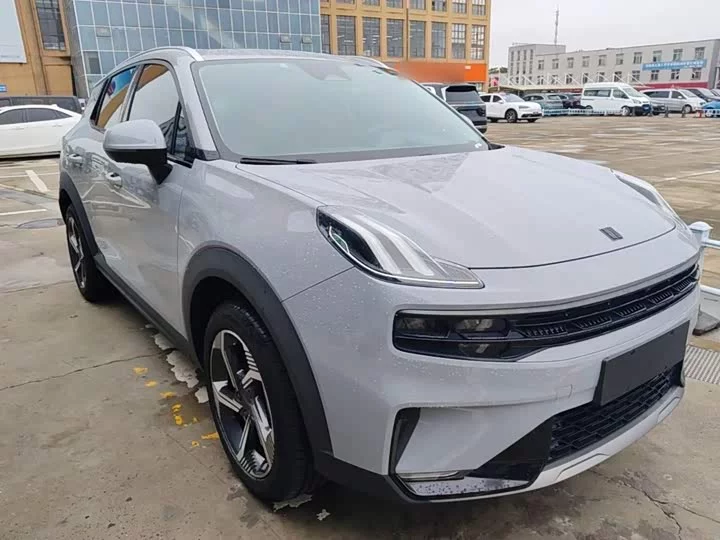 Lynk & Co 06 EM-P