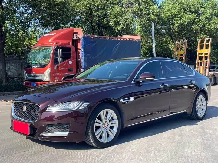 Jaguar XFL