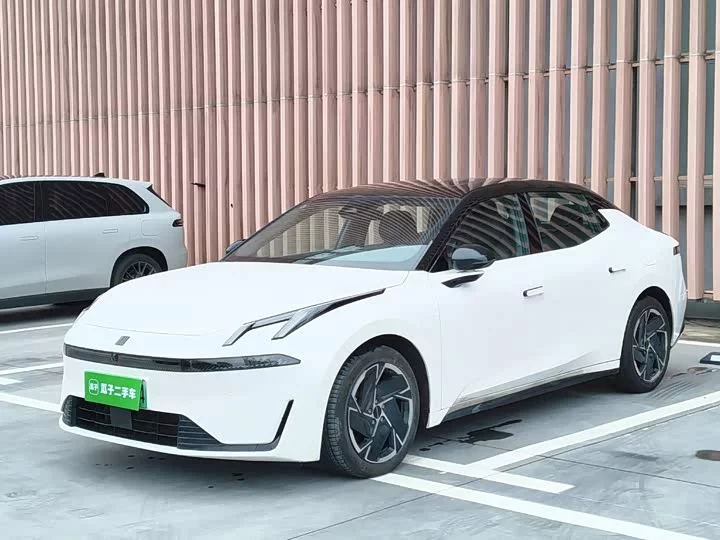 Lynk & Co 07 EM-P