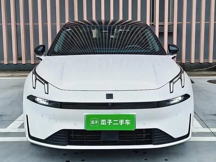 Lynk & Co 07 EM-P